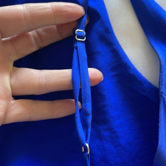 Beautiful dress gorgeous with the wind and all the layers - Picture 6 of 8